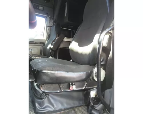 Seat, Front KENWORTH T700 LKQ Wholesale Truck Parts