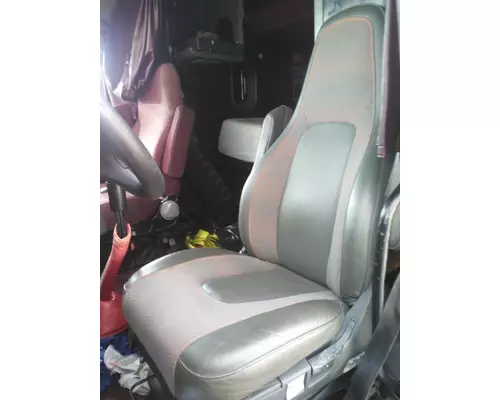 Seat, Front KENWORTH T700 LKQ Heavy Truck - Tampa