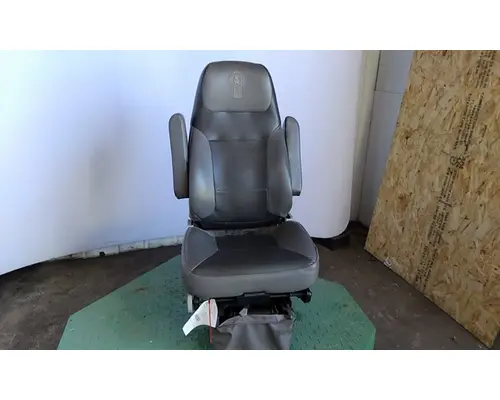 Seat, Front KENWORTH T700 LKQ Western Truck Parts