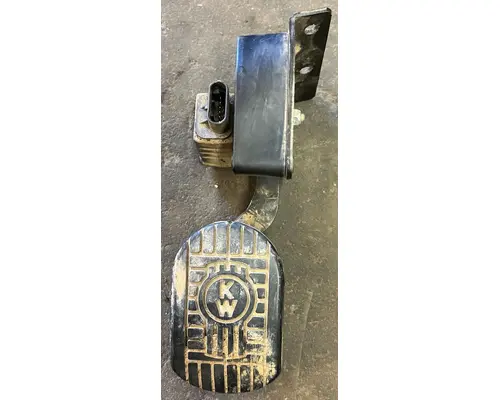 Accelerator Parts KENWORTH T800 High Mountain Horsepower