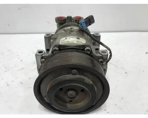 Kenworth T800 Air Conditioner Compressor