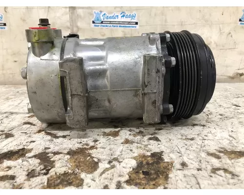 Kenworth T800 Air Conditioner Compressor