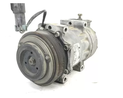 Kenworth T800 Air Conditioner Compressor