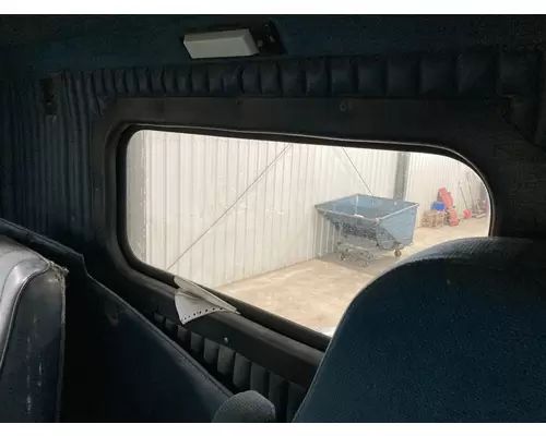 Kenworth T800 Back Glass