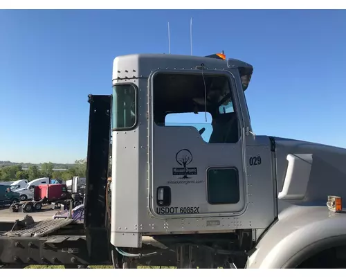 Kenworth T800 Cab Assembly