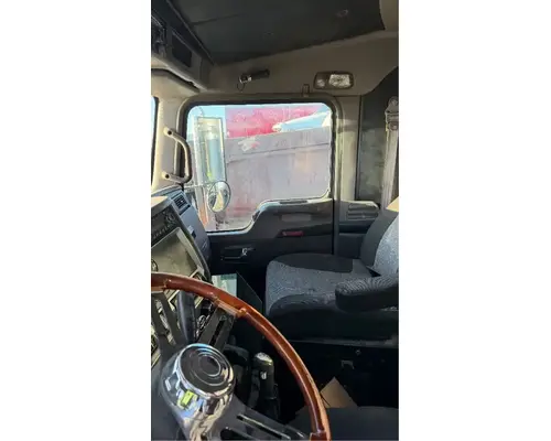 Kenworth T800 Cab