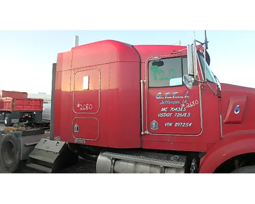 Cab KENWORTH T800 Sam's Riverside Truck Parts Inc
