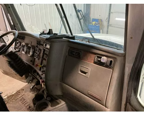 Kenworth T800 Dash Assembly