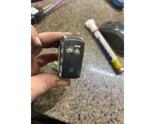 Dash / Console Switch KENWORTH T800 Truck Salvage International Inc