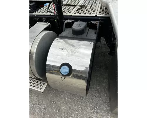 DEF Tank KENWORTH T800 Dutchers Inc   Heavy Truck Div  Ny