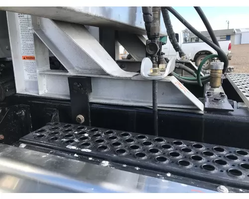Kenworth T800 Headache Rack (Cab Rack)