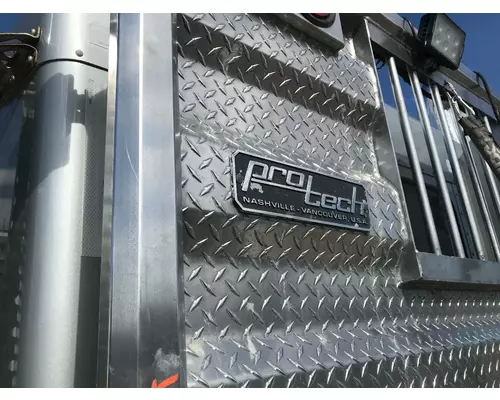 Kenworth T800 Headache Rack (Cab Rack)