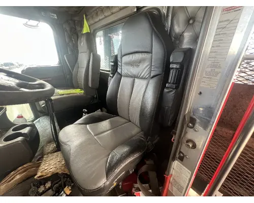 Seat, Front KENWORTH T800 DTI Trucks