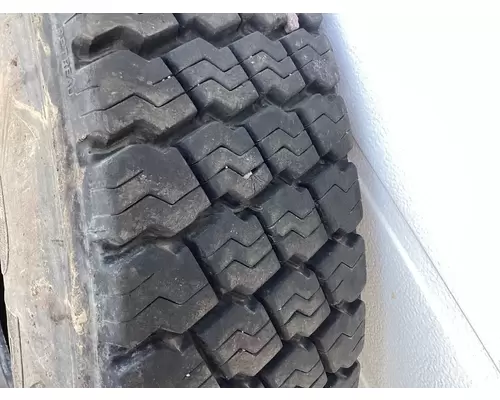 Kenworth T800 Tires