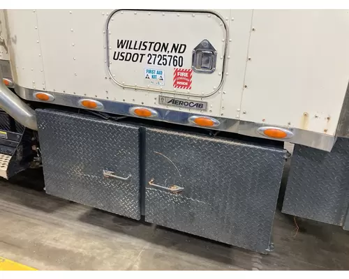 Kenworth T800 Tool Box