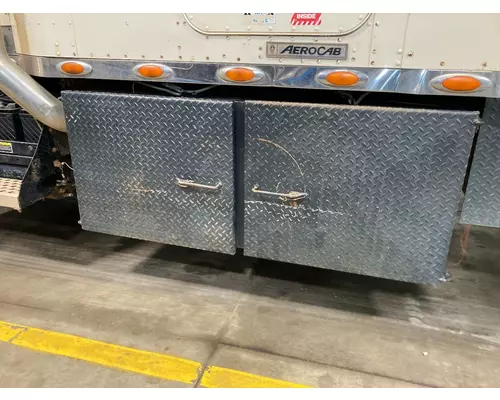 Kenworth T800 Tool Box