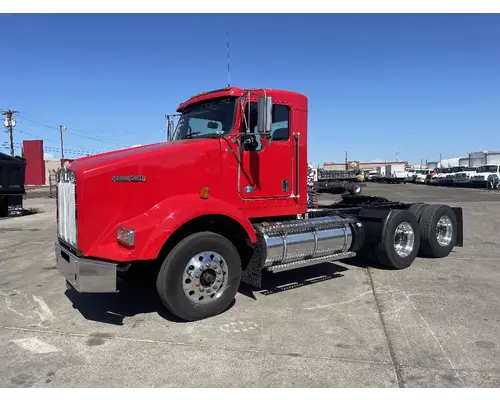 Complete Vehicle KENWORTH T800B American Truck Salvage
