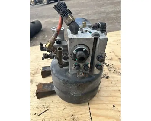 Kenworth T880 Air Drier