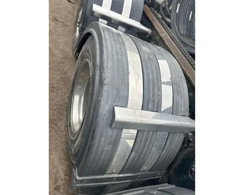 Kenworth T880 Fender