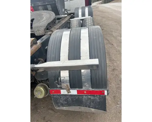 Kenworth T880 Fender