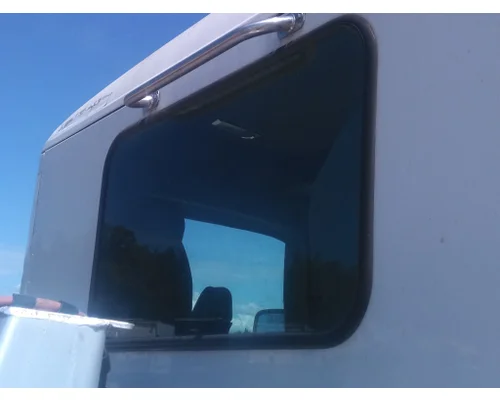 Back Glass KENWORTH T880 LKQ Evans Heavy Truck Parts