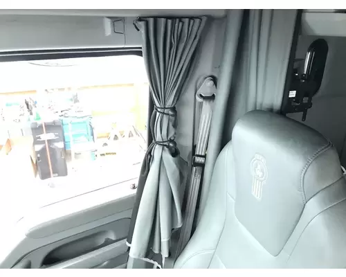 Kenworth T880 Interior Curtains