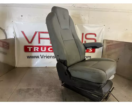 Seat, Front KENWORTH T880 Vriens Truck Parts