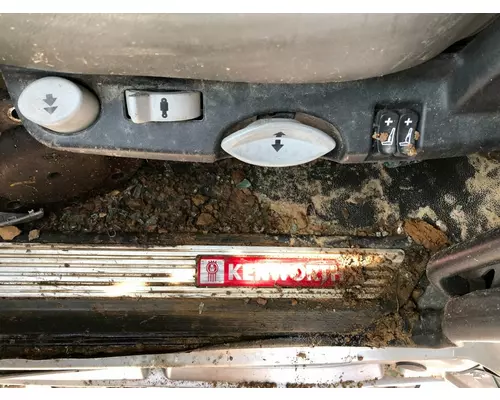 Kenworth T880 Seat (Air Ride Seat)