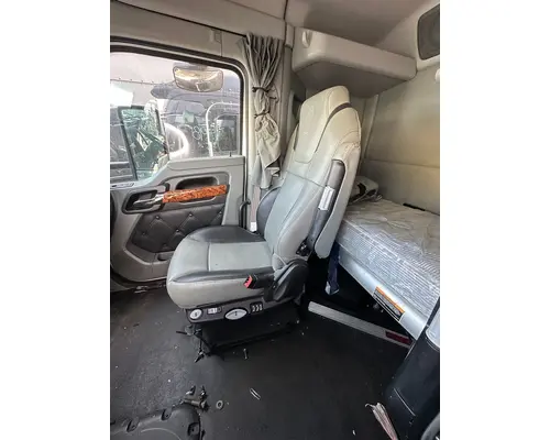 Seat, Front KENWORTH T880 High Mountain Horsepower