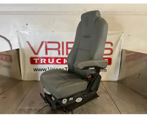 Seat, Front KENWORTH T880 Vriens Truck Parts