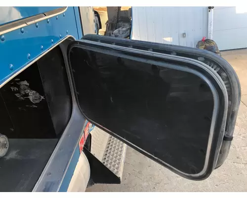 Kenworth T880 Sleeper Door