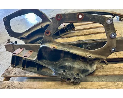 Spring Hanger KENWORTH T880 High Mountain Horsepower