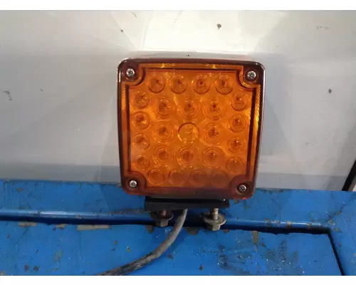 Kenworth W900B Parking Lamp Turn Signal