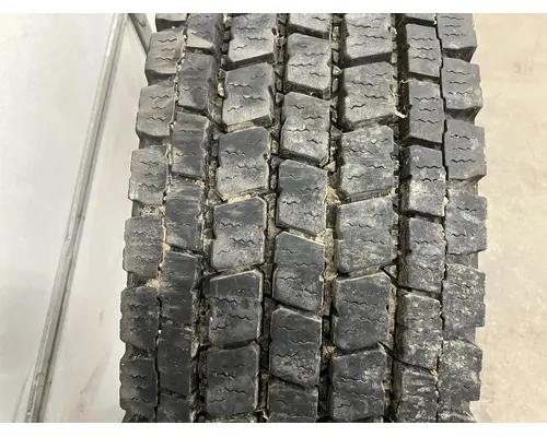 Kenworth W900B Tires