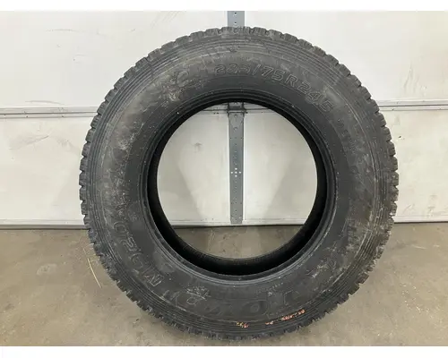 Kenworth W900B Tires