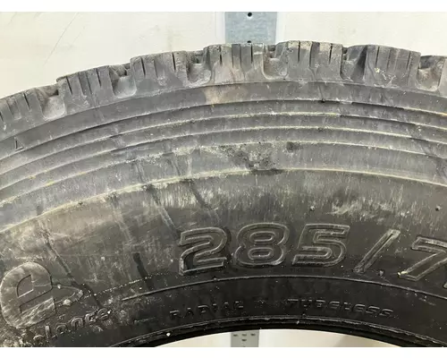 Kenworth W900B Tires