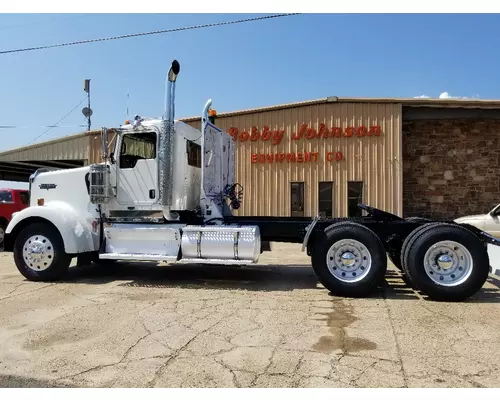 Kenworth W900L Complete Vehicle