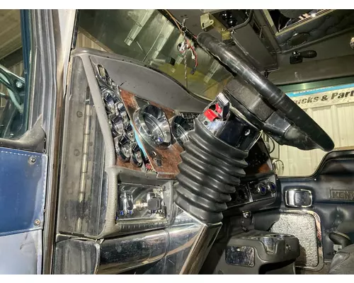 Kenworth W900L Dash Assembly