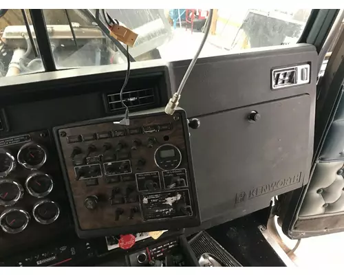 Kenworth W900L Dash Assembly