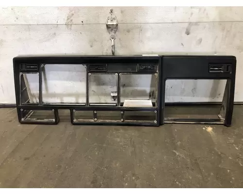 Kenworth W900L Dash Assembly
