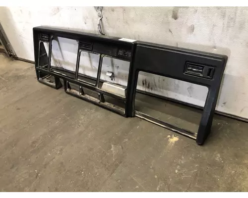 Kenworth W900L Dash Assembly
