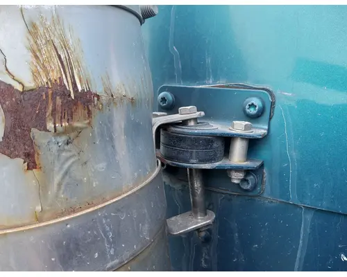 Kenworth W900L Engine Brackets, Misc.