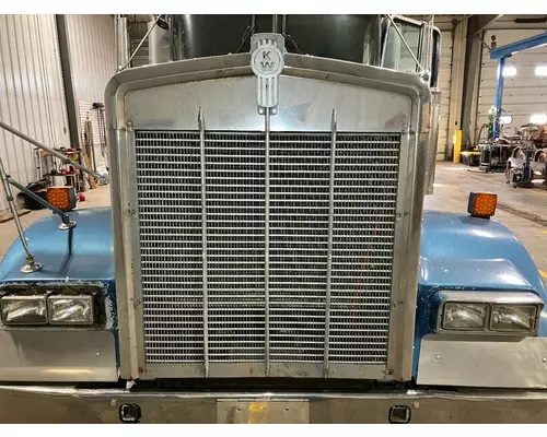 Kenworth W900L Grille