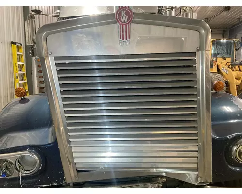 Kenworth W900L Grille