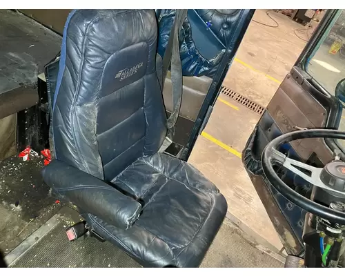 Kenworth W900L Seat (Air Ride Seat)