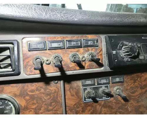 Kenworth W900S Dash Assembly