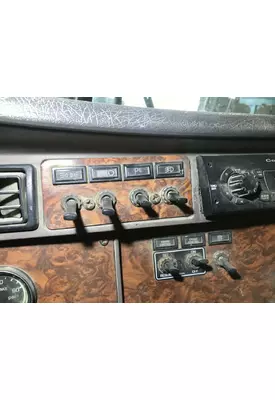 Kenworth W900S Dash Assembly