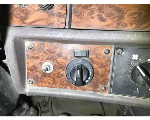 Kenworth W900S Dash Assembly