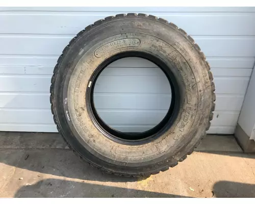 Kenworth W900S Tires