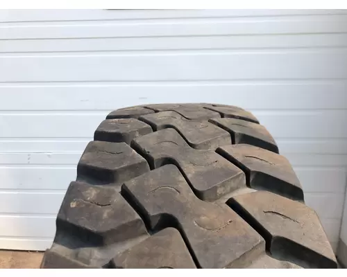 Kenworth W900S Tires